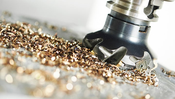 Usinagem de metais, entenda agora como combater os efeitos nocivos para a saúde dos seus trabalhadores e para o funcionamento das suas máquinas e equipamentos. Saiba mais | Nederman