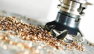 Materiais como ferro fundido, alumínio e algumas ligas de cobre geram cavacos curtos e quebradiços durante a usinagem. | Saiba mais | Nederman