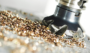 Aplainamento: faz com que a superfície se torne plana com uso da plaina