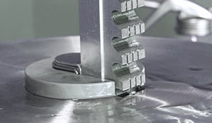 Brochamento: essa operação utiliza a brochadora ou a brochadeira. 