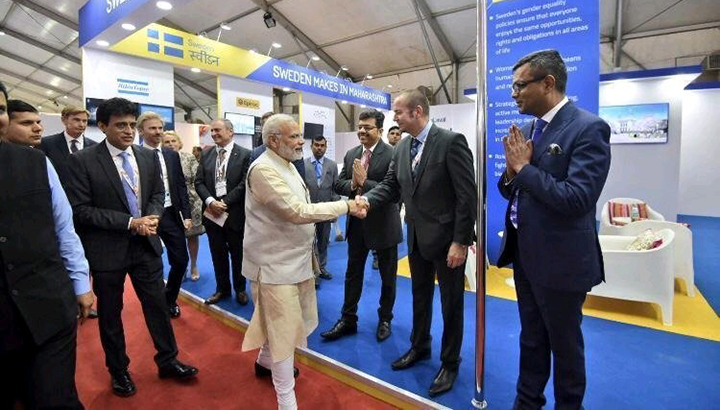 The Prime Minster, Mr. Modi shakes hands with Nederman India’s MD, Mr. Trond Bredesen.