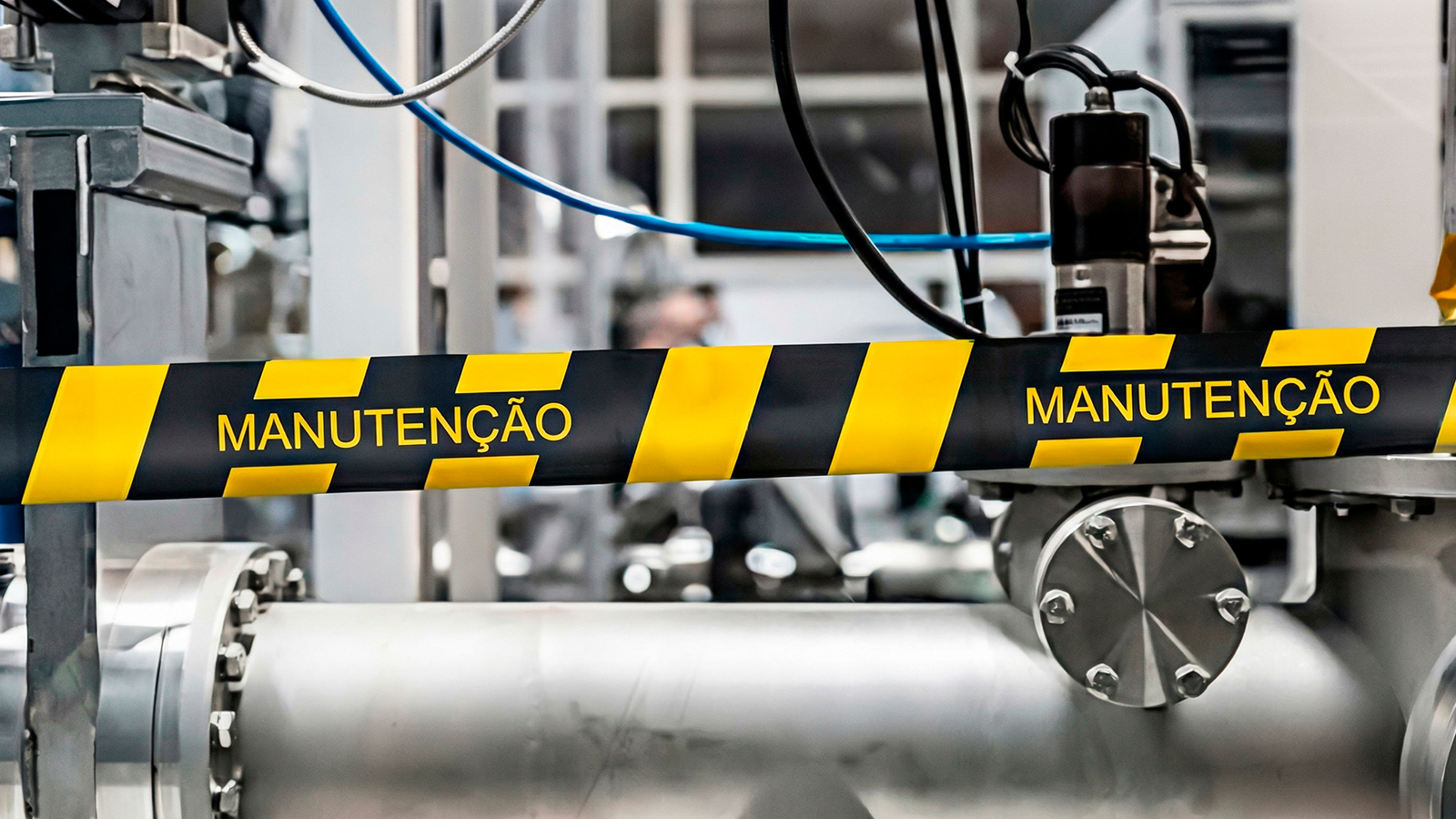 Em indústrias químicas, o acúmulo de resíduos nos filtros e dutos pode gerar perda de pressão e queda no desempenho do sistema. | Saiba mais | Nederman