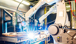 Solda robotizada, empregam grandes volumes de serviços de solda e são tendencias, mas é importante sistemas de filtragem e exaustão dos fumos de solda gerados nos processos | Nederman