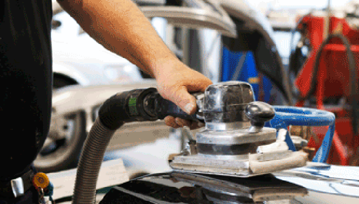 Dust extraction for vehicle services