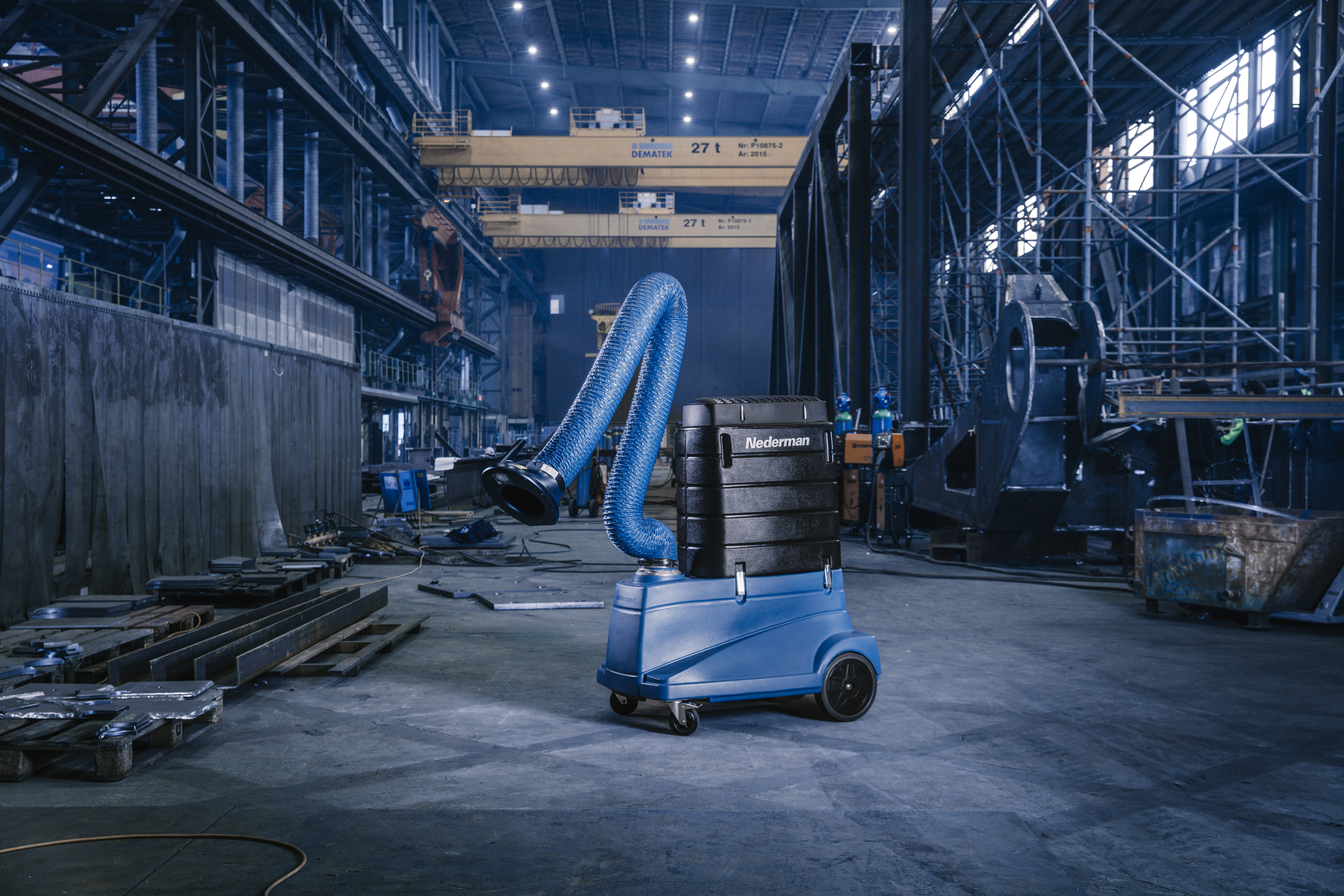 Unidad móvil de extracción FilterCart de Nederman en una instalación industrial