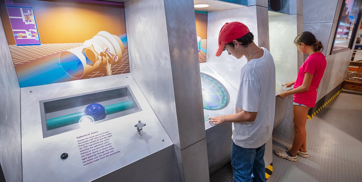 Kids exploring Blenheim-Gilboa-Visitors-Center