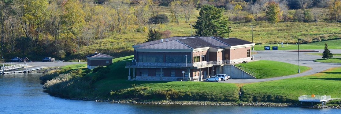 Visitors center building near lake 