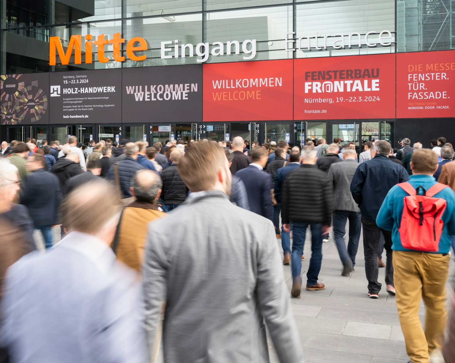 Visitors getting in to the tradeshow