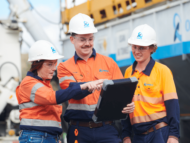 people-and-careers-vertical-card-image-04