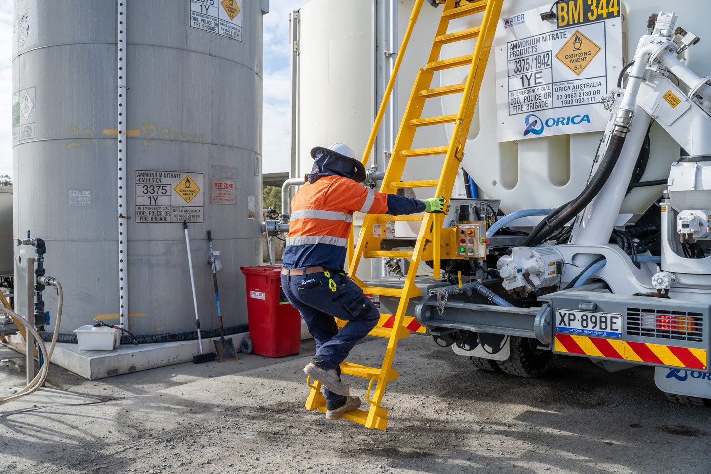 obs-delivery-BMPro-stairs-carousel