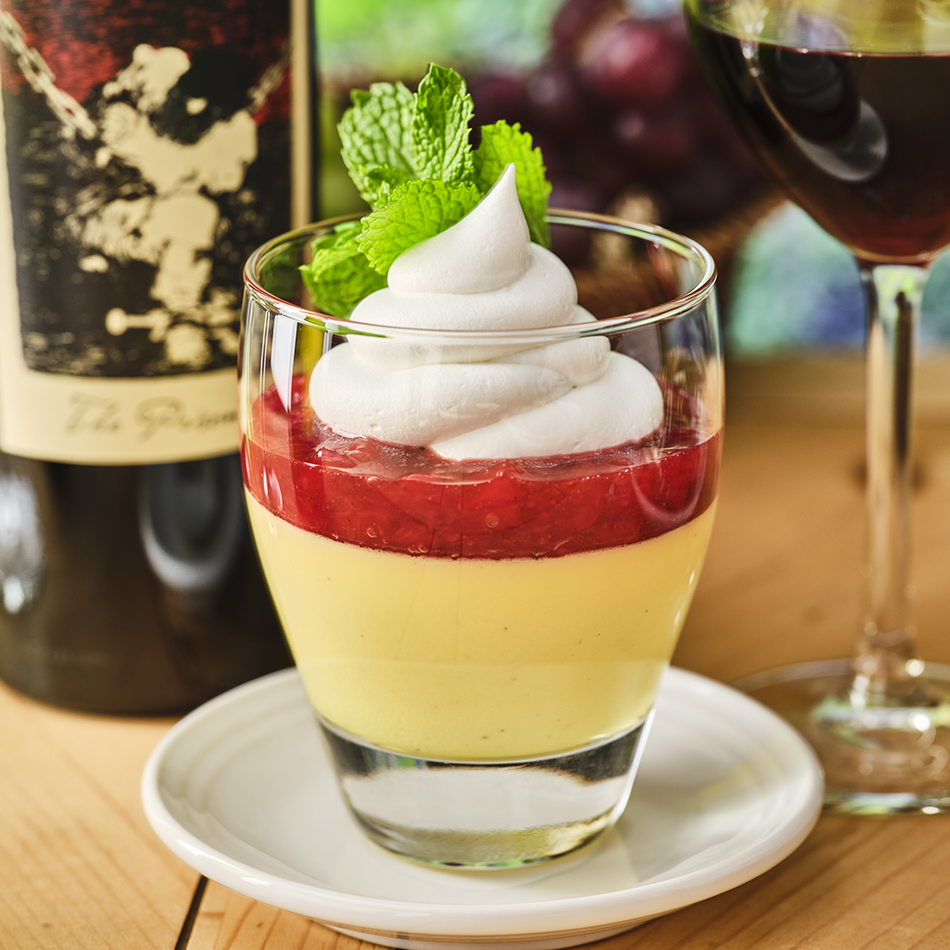 VANILLA PANNA COTTA WITH STRAWBERRY SAUCE