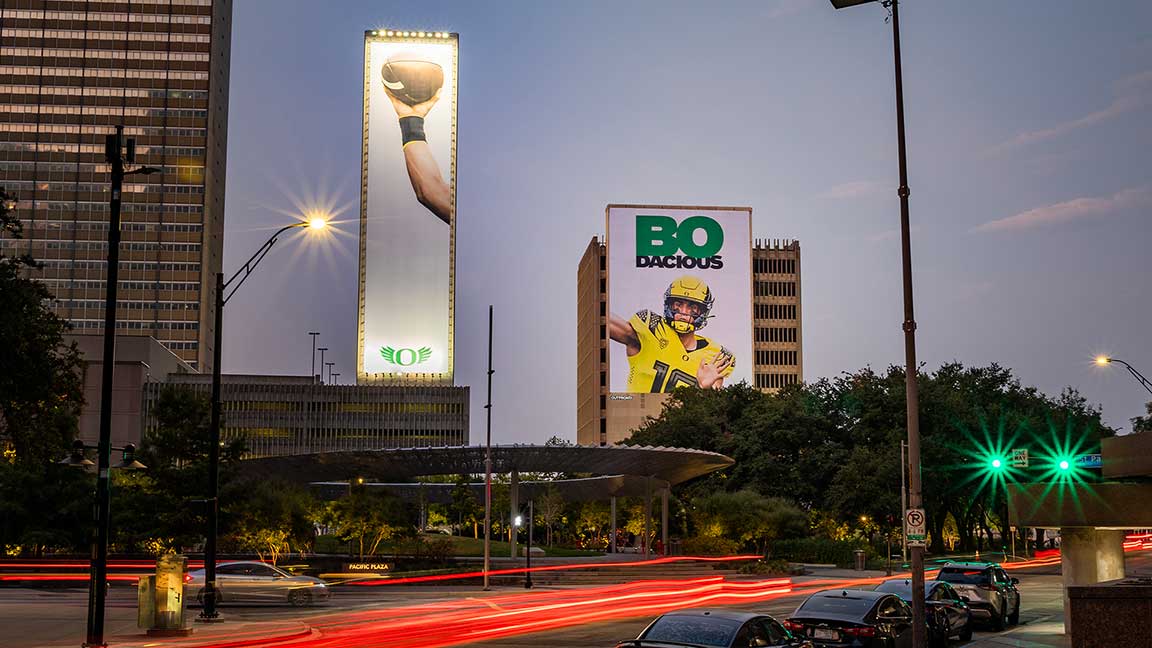 Bo Nix wallscape in Dallas