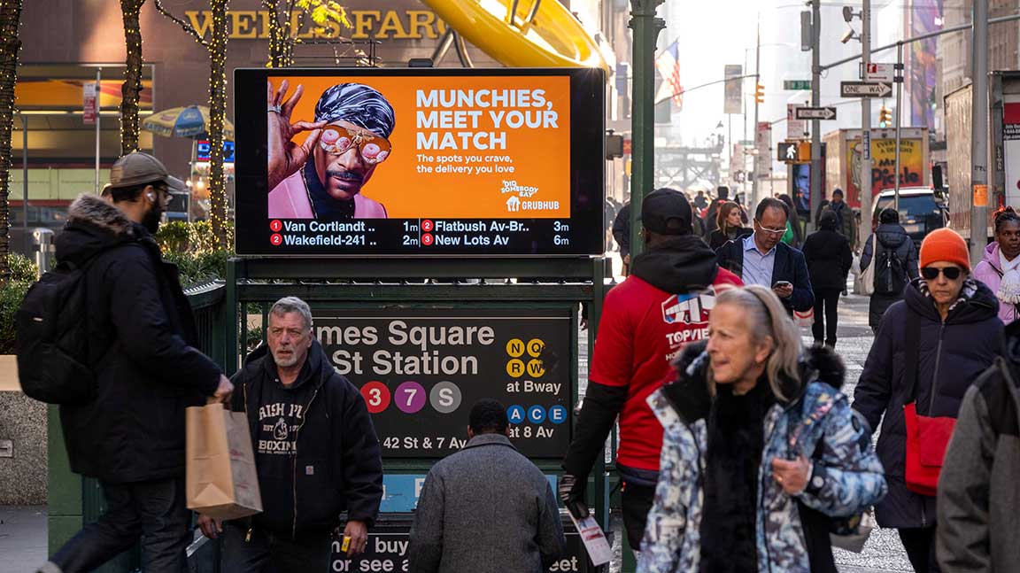 Snoop Dogg featured in Grubhub ad on NYC subway Digital Urban Panel