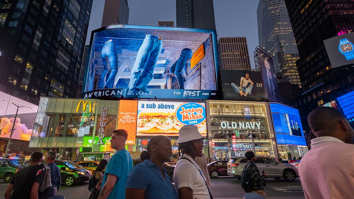 American Eagle XScape dimensional out of home ad on The Beast in Times Square