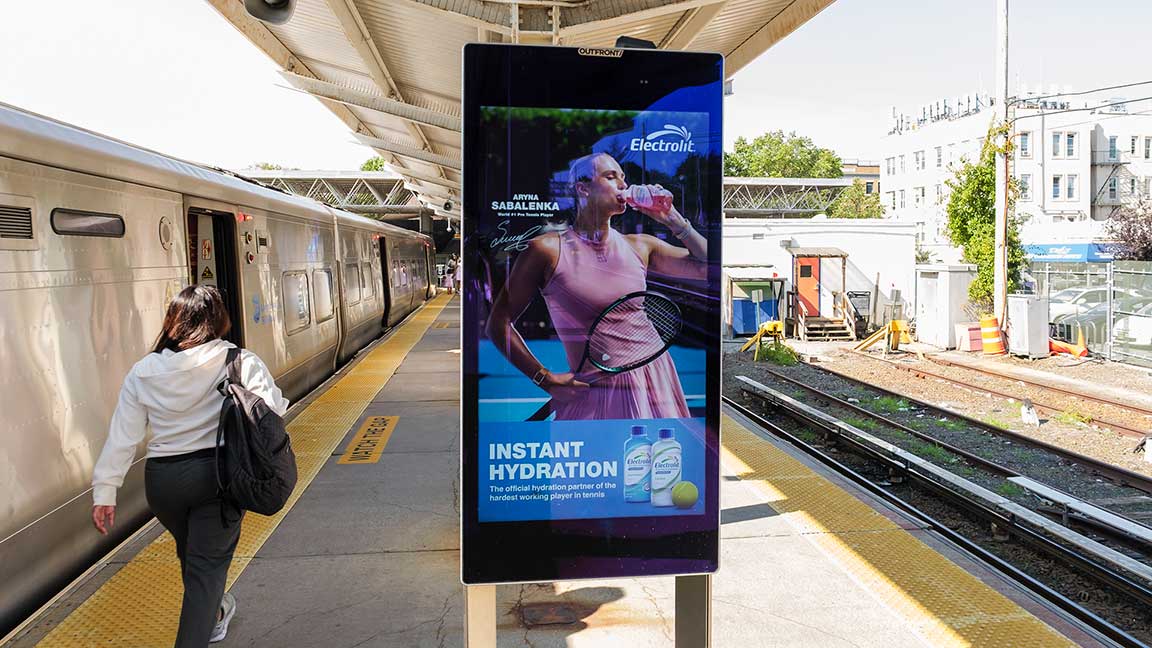 Aryna Sabalenka featured in Liveboard advertisement for Electrolit