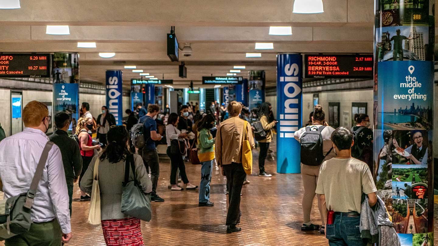 illinois tourism out of home advertising in san francisco train station