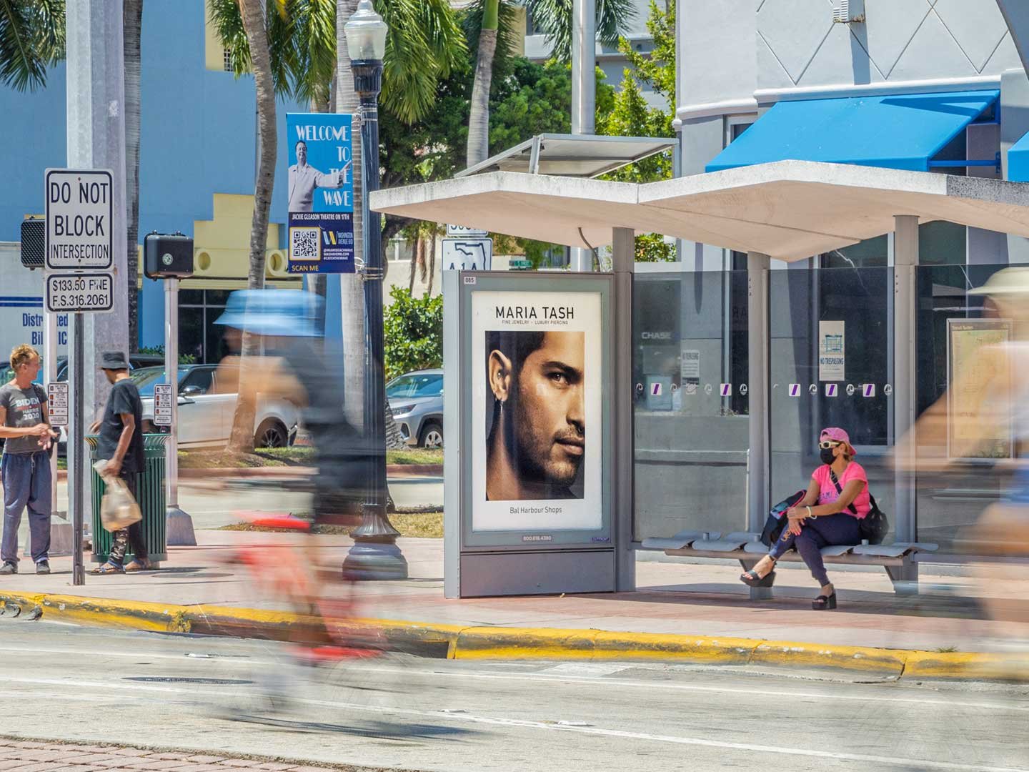 out of home bus shelter advertising miami