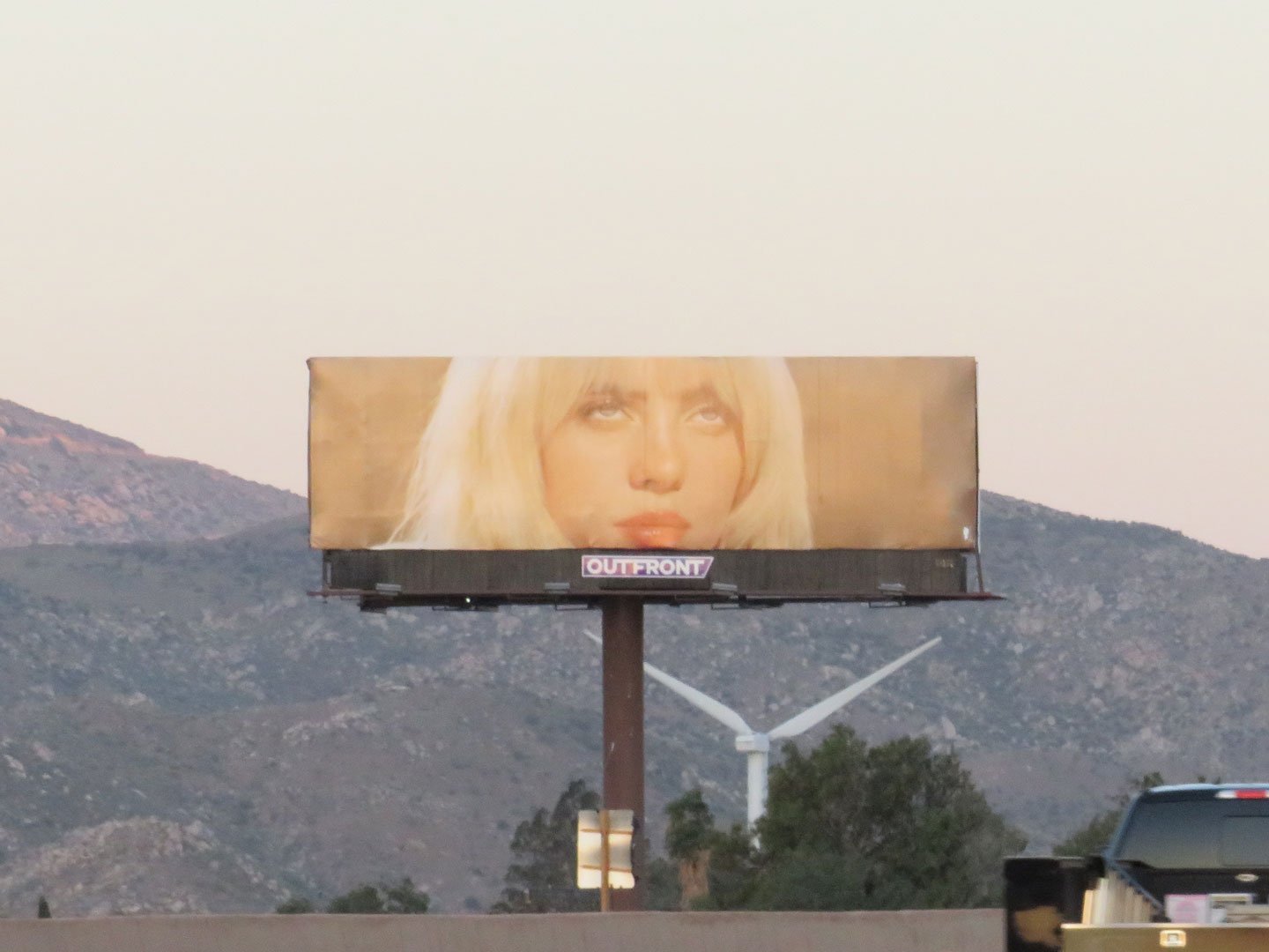 out of home billboard advertising palm springs