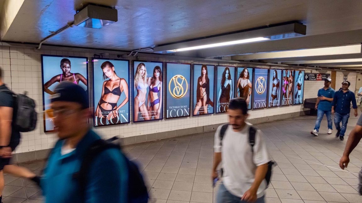 Times Square/42nd Street Station Livescape ad from Victoria's Secret