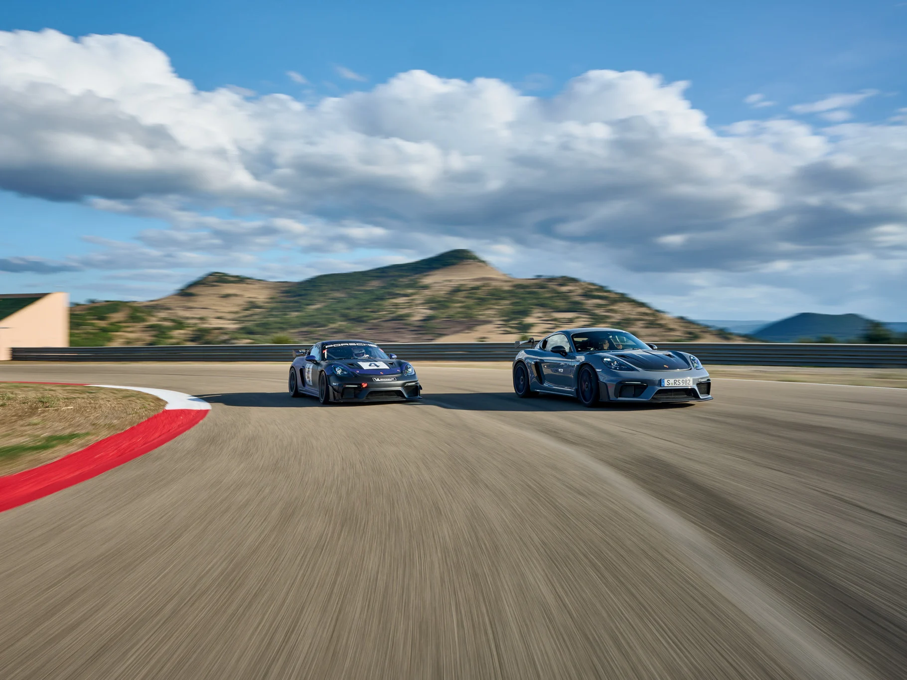 Cars racing 1