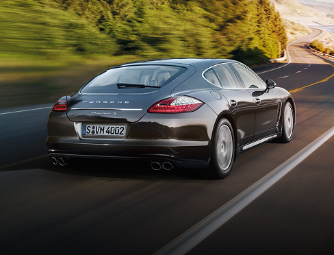 Zdecyduj się na używane Porsche w ramach programu Porsche Approved.
