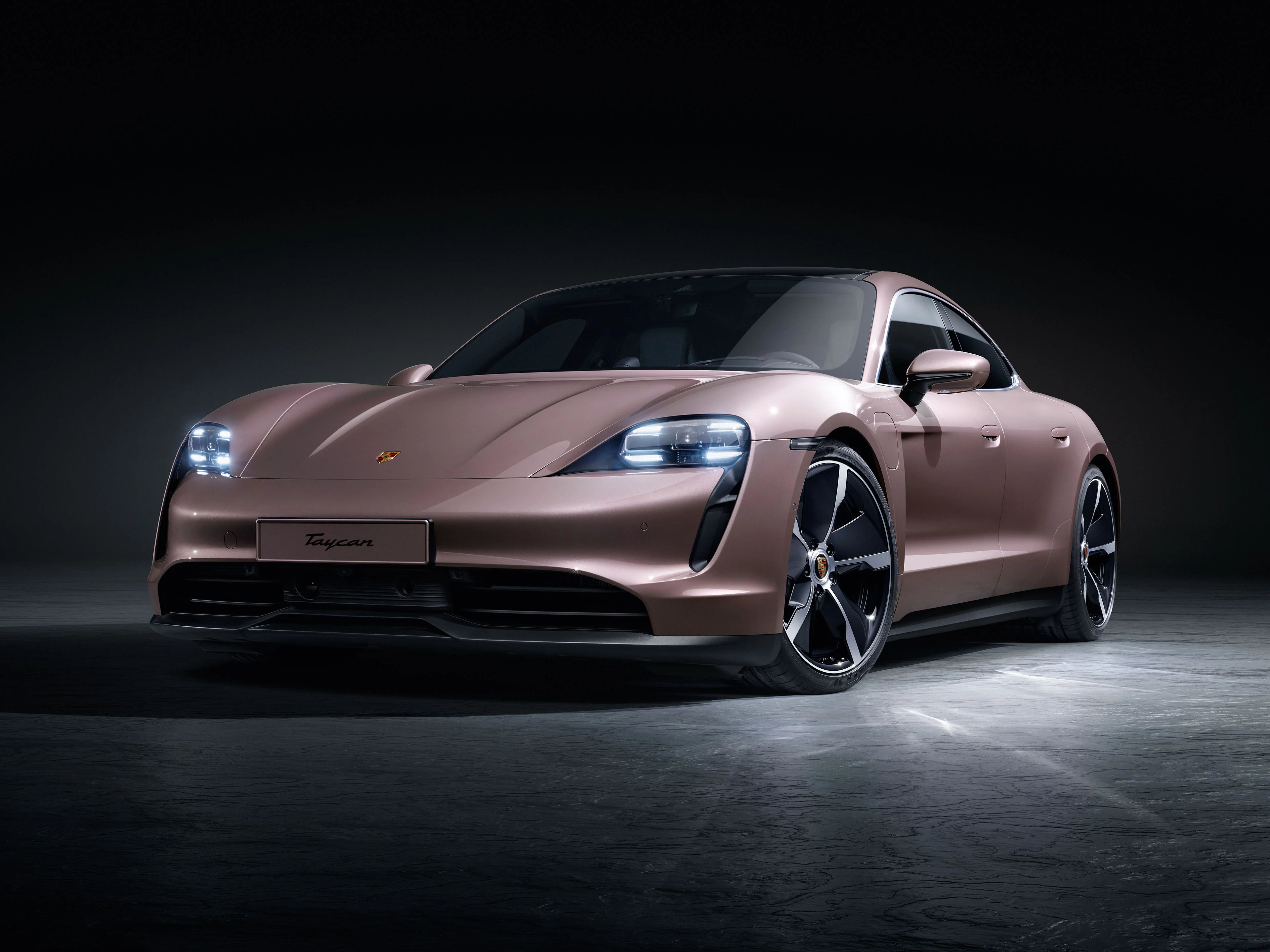 Porsche Taycan i studio