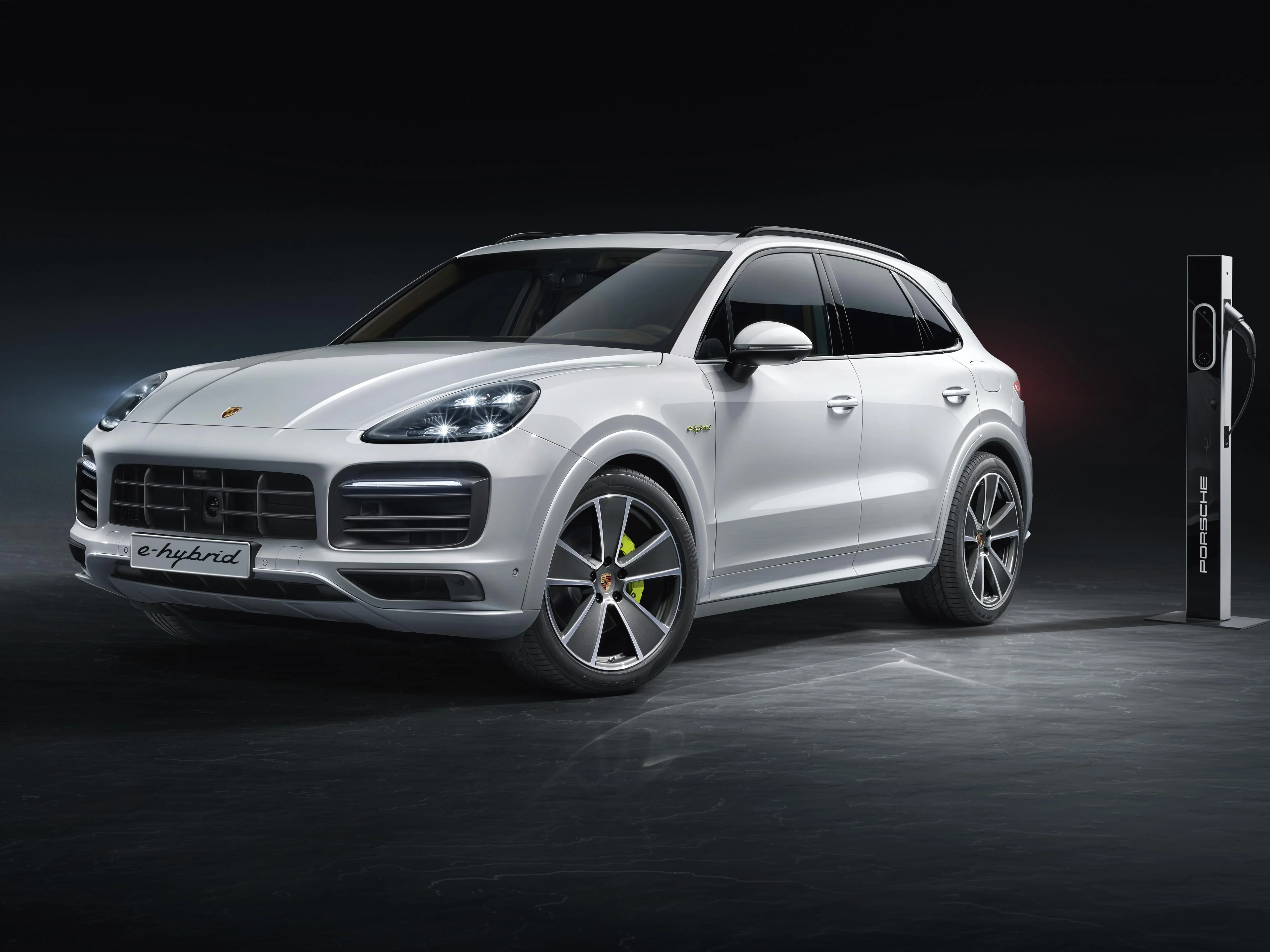 Porsche Cayenne E-Hybrid Coupé i studio