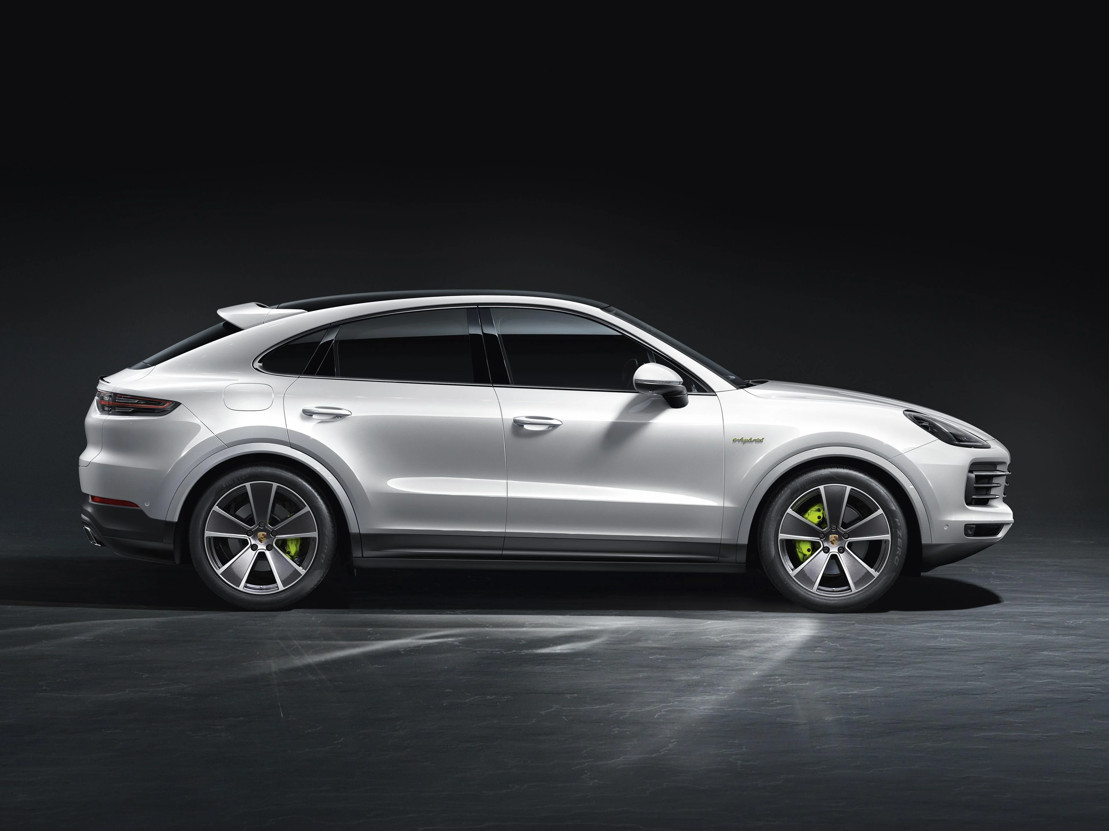 Porsche Cayenne E-Hybrid i studio