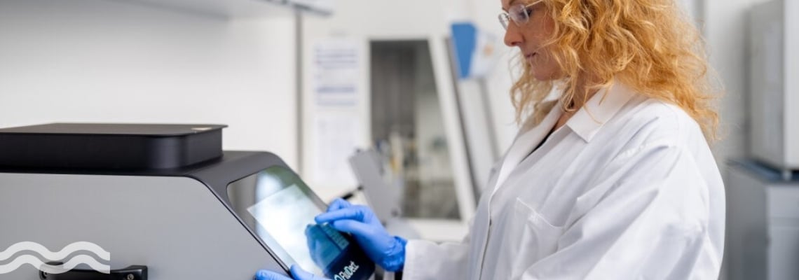 FluiDect’s laboratory-based Fluorescent Resonator Signature (FRS) equipment in use