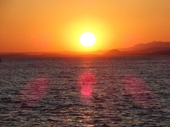 Greece_golden-sunset-4958096_1280_Feri_and_Tasos_from_Pixabay