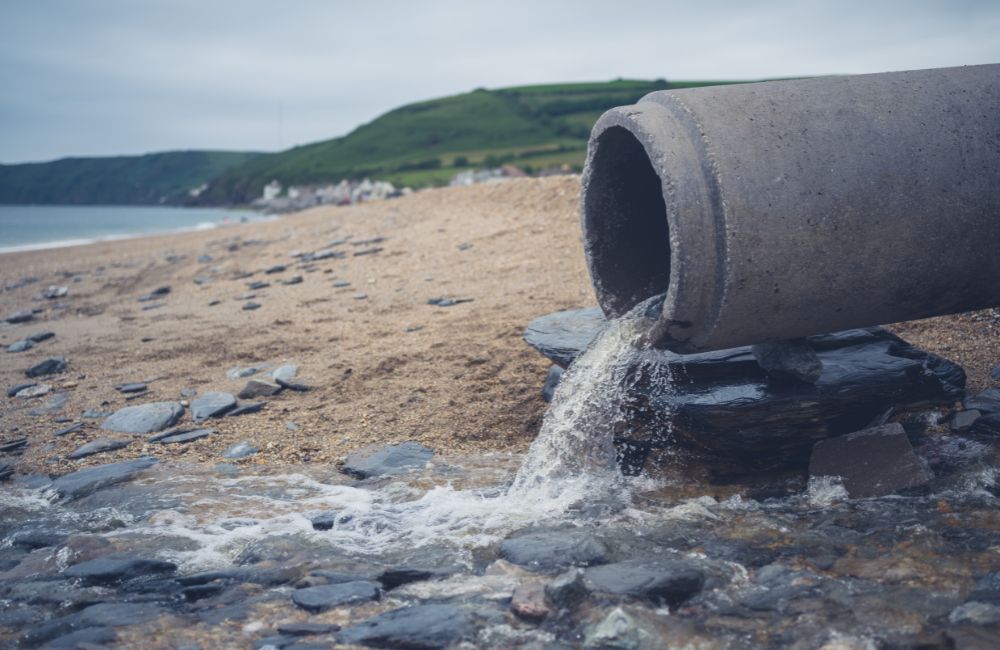 AQD-clean-UK-pipe-on-beach