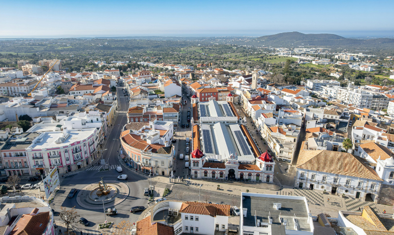 Algarve View Peoples Article 800px