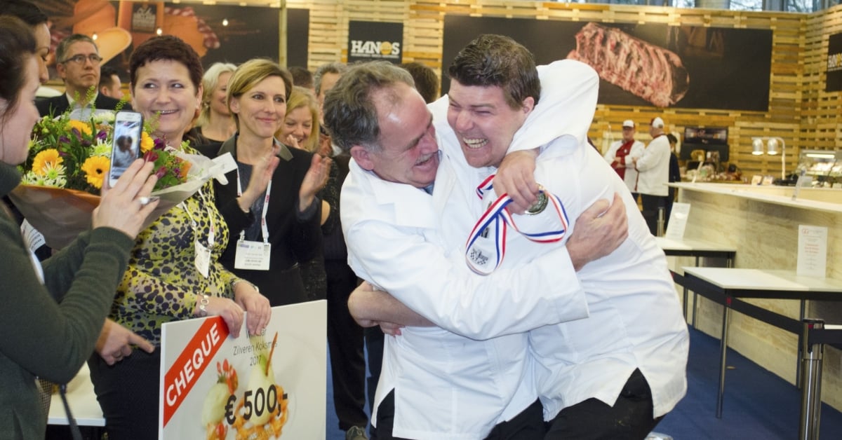 Marco Helsloot viert winst NK Jonge Koks 2017 tijdens Horecava