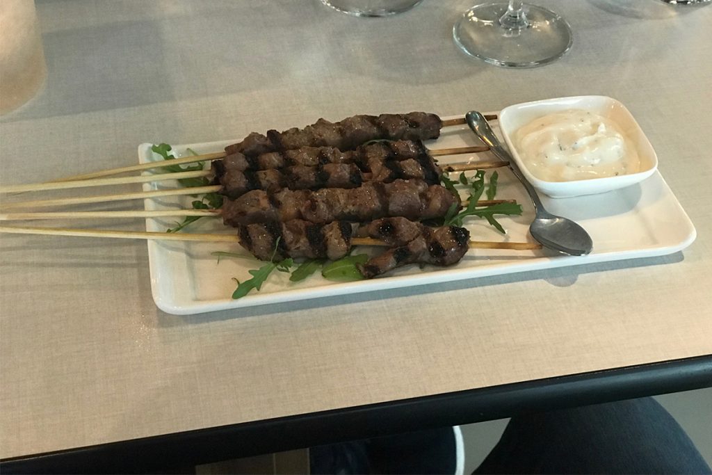 Hoe serveer je Arrosticini?