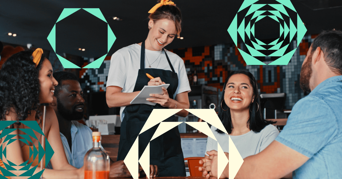 restaurantmedewerker neemt bestellingen op