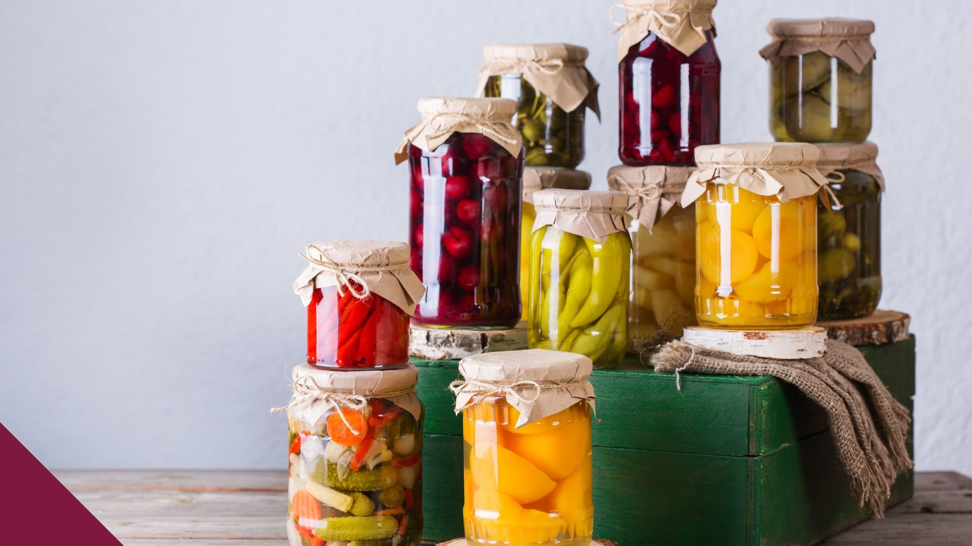 Glazen (weck)potten vol heerlijk en vitaminerijk fruit en smakelijke groente die je weerstand een boost geven.