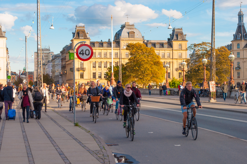 Copenhagen’s CopenPay eco-rewards: bustling bike traffic and pedestrians in a liveable city