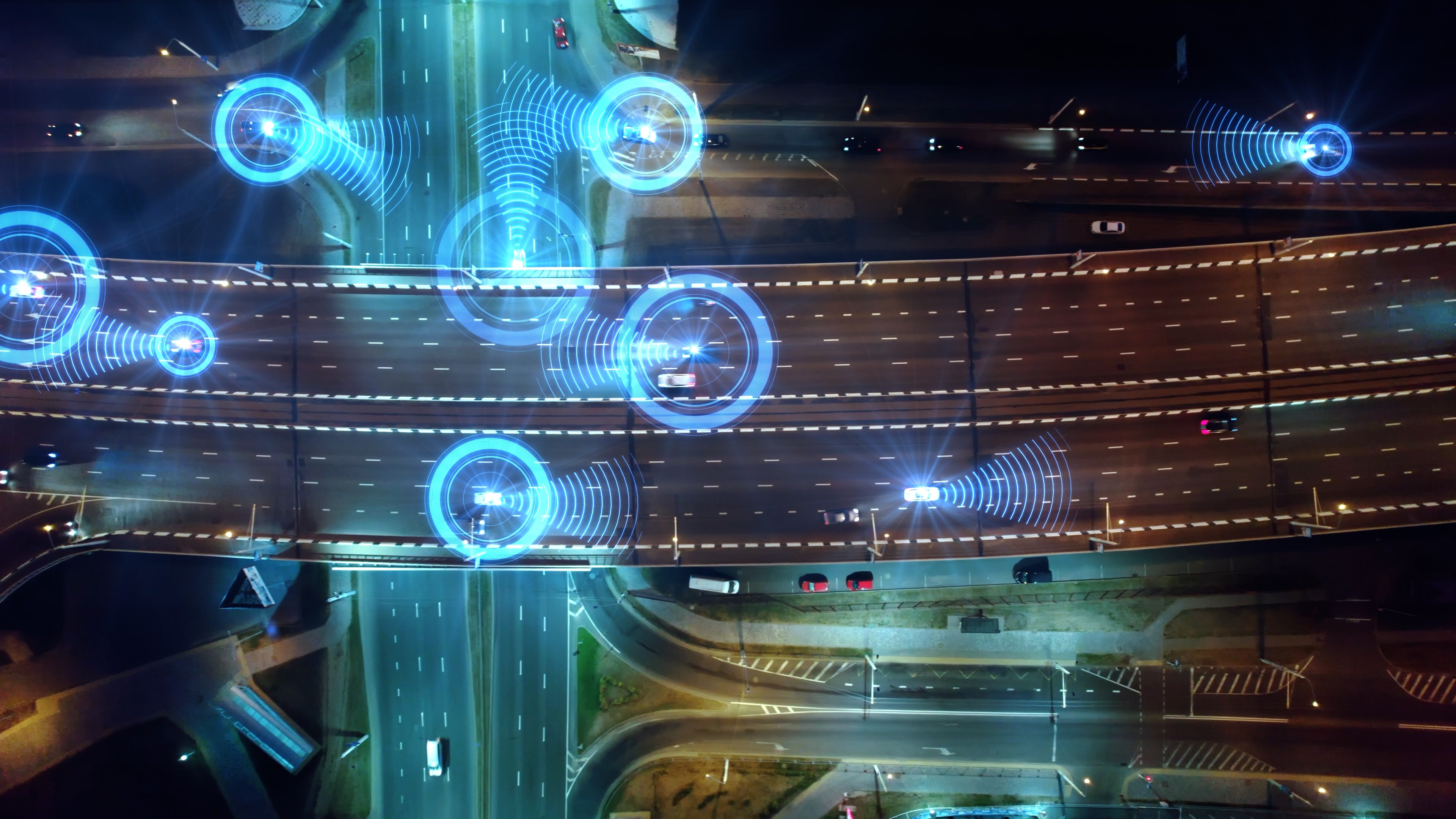 Connected vehicle sending safety-related traffic information to the DFRS ecosystem