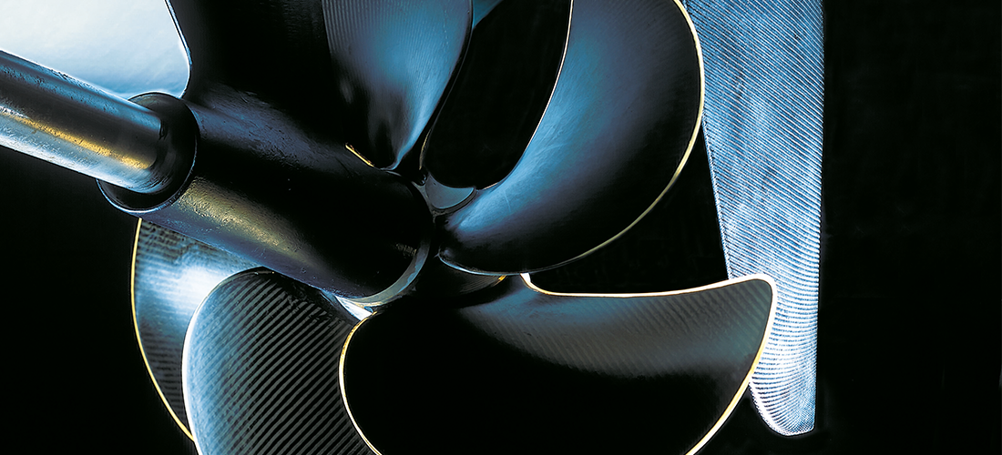 Carbon fibre: unmissable in boat building 