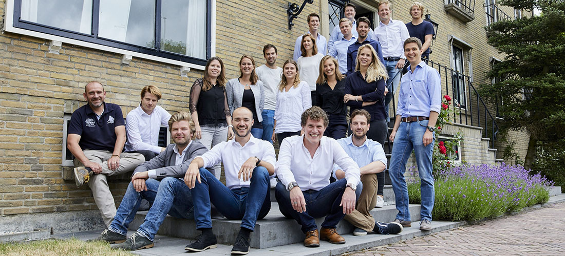 Project management for complex superyachts 