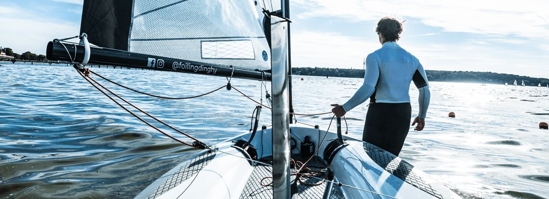 FOILING DINGHY