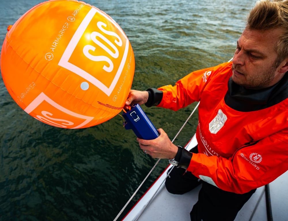 NB-07-article-AirMarker depoyed by ocean racer Oliver Heer