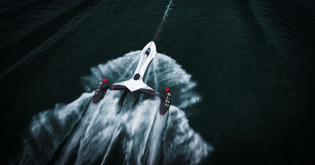 Record hunters overcome hydrofoil cavitation - boat