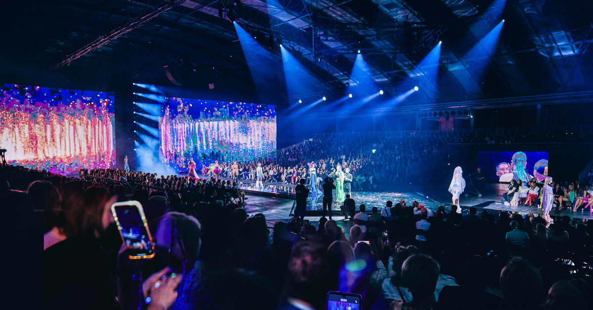 Foto van het podium bij het Keune event