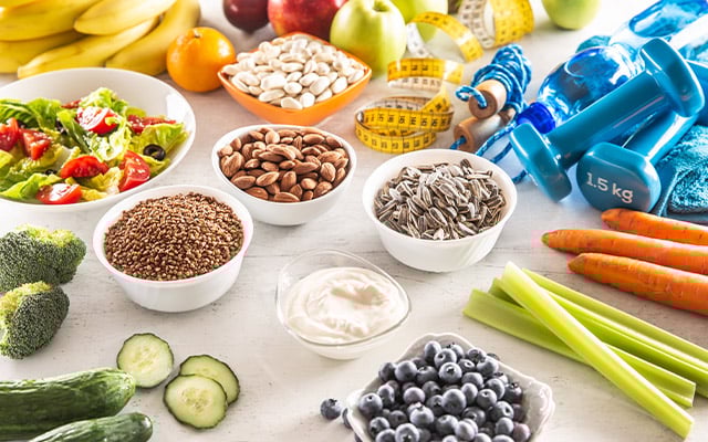  Healthy foods and exercise tools 