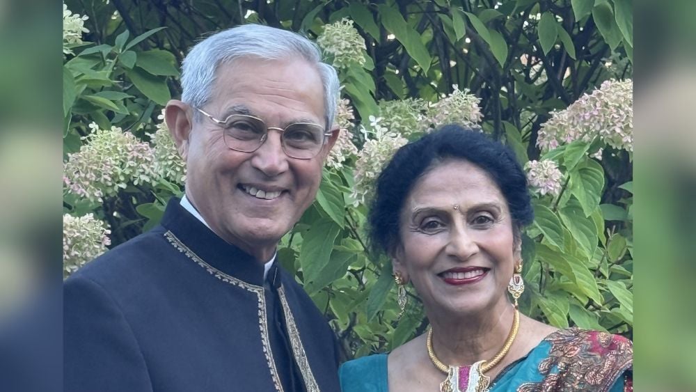 Drs. Tarun and Kamal Kothari