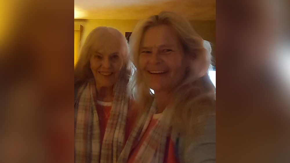 Faye Hermanet and her daughter Susan Woods