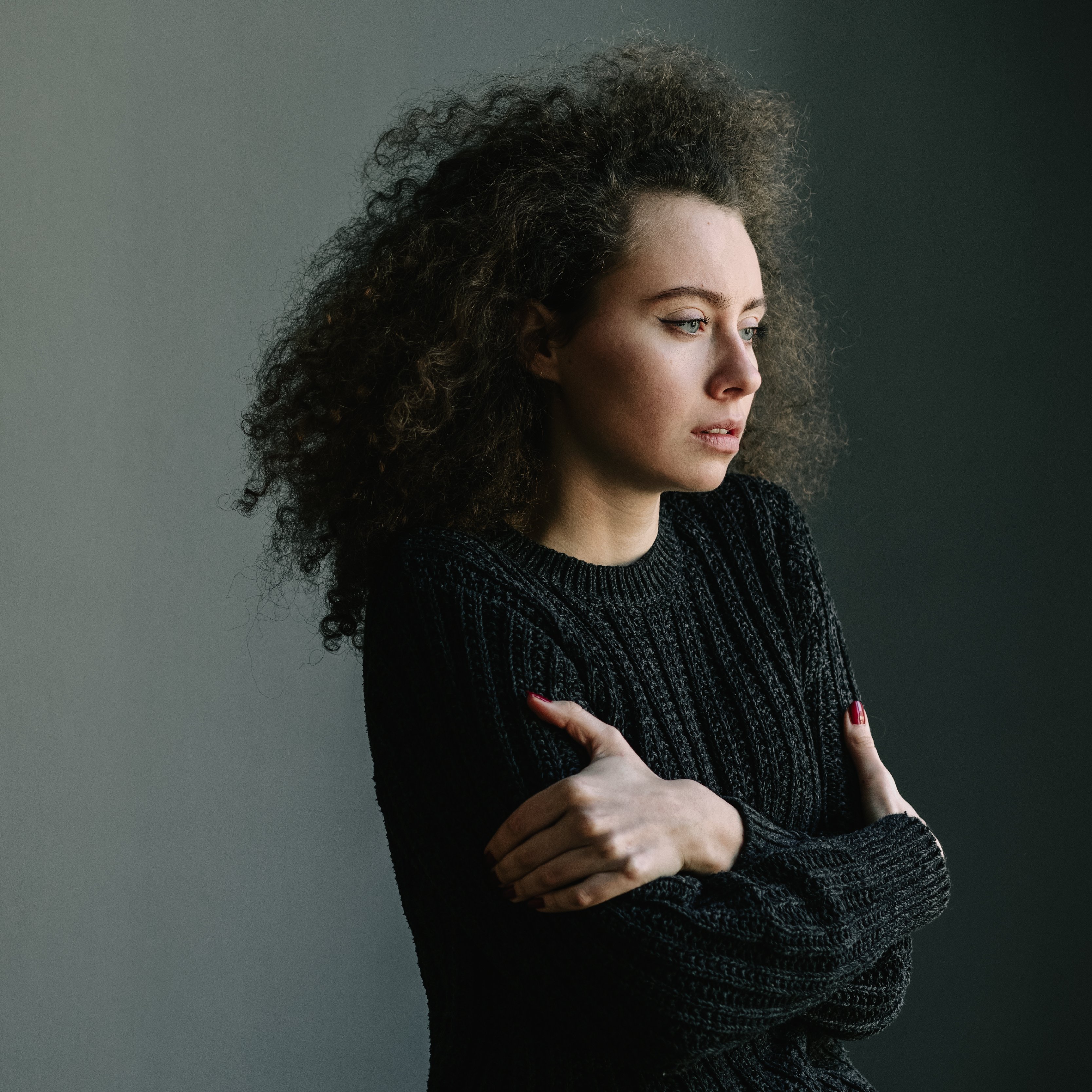 Image of a women suffering from a mental health disorder