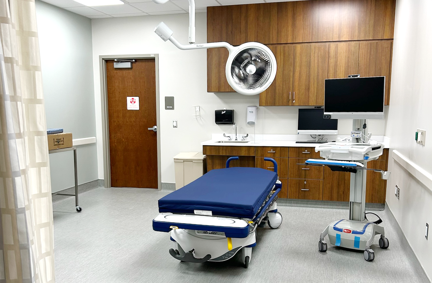 Interior image of procedure room at Geneva Medical Campus
