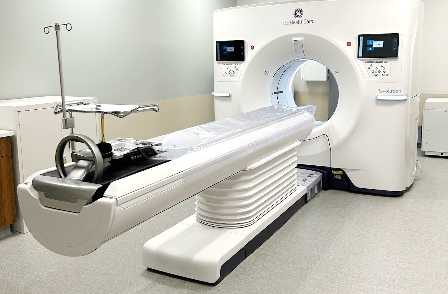 Interior image of CT room at Geneva Medical Campus